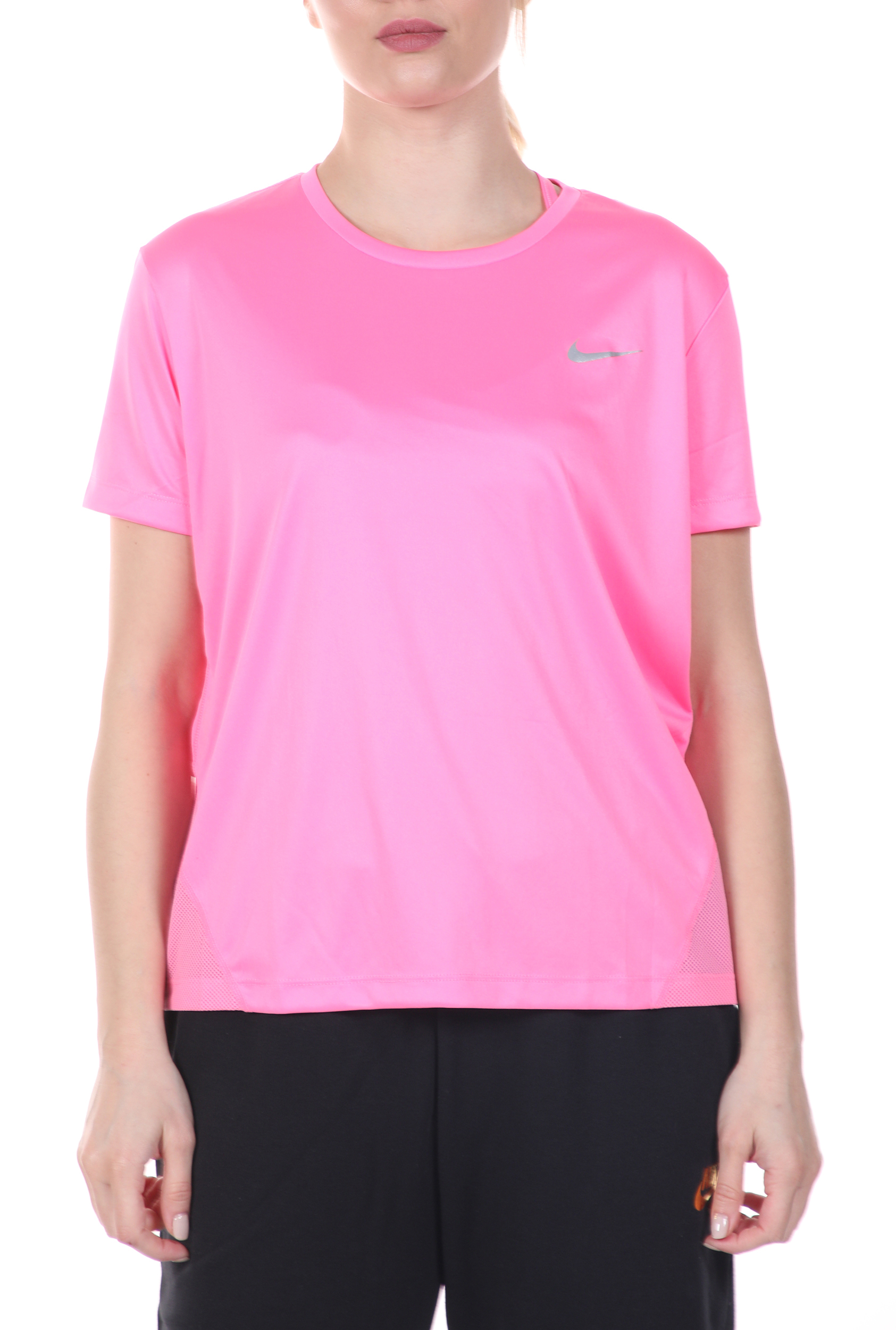 Γυναικεία/Ρούχα/Αθλητικά/T-shirt-Τοπ NIKE - Γυναικεία μπλούζα NIKE MILER TOP SS ροζ