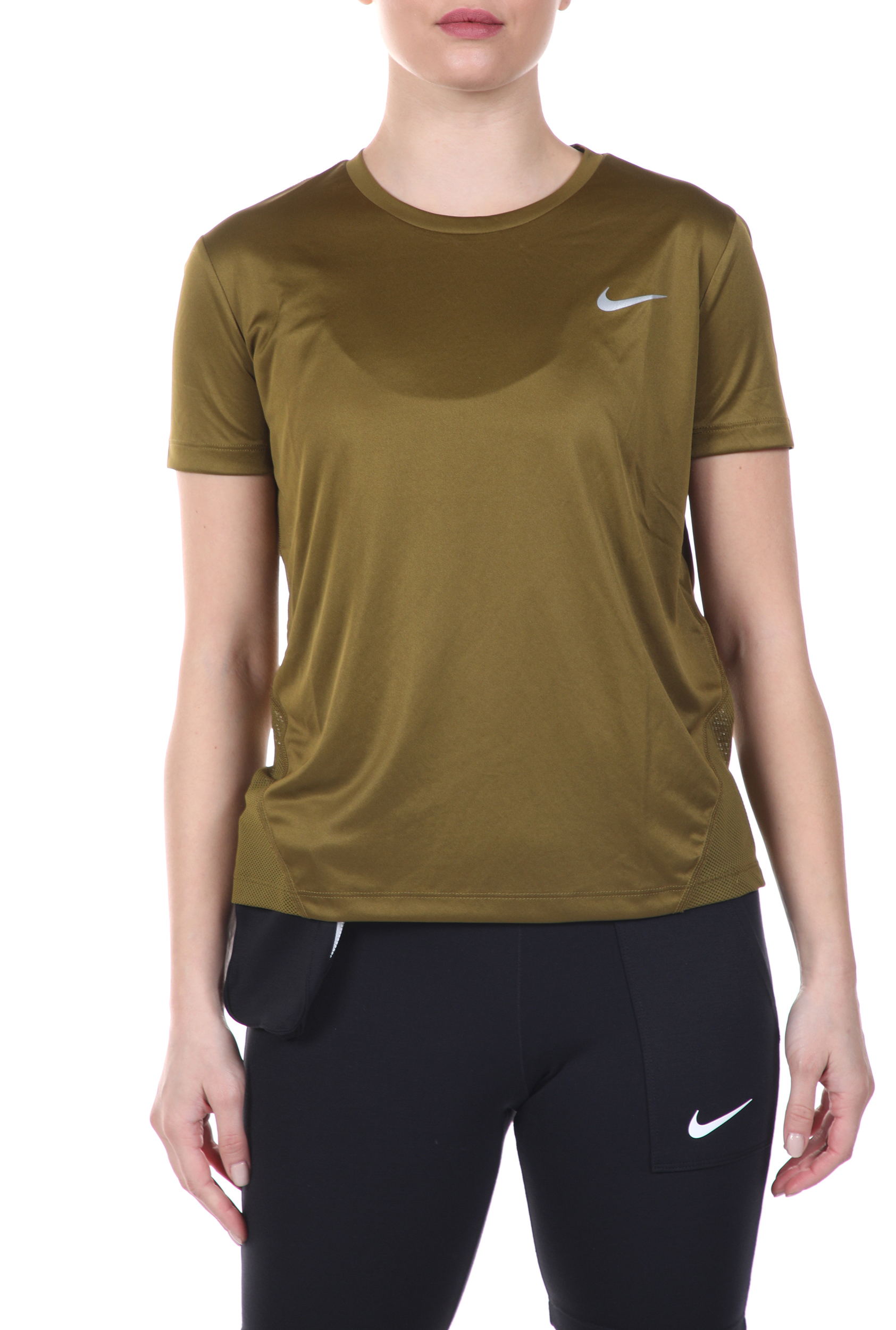 Γυναικεία/Ρούχα/Αθλητικά/T-shirt-Τοπ NIKE - Γυναικεία μπλούζα NIKE MILER TOP SS λαδί