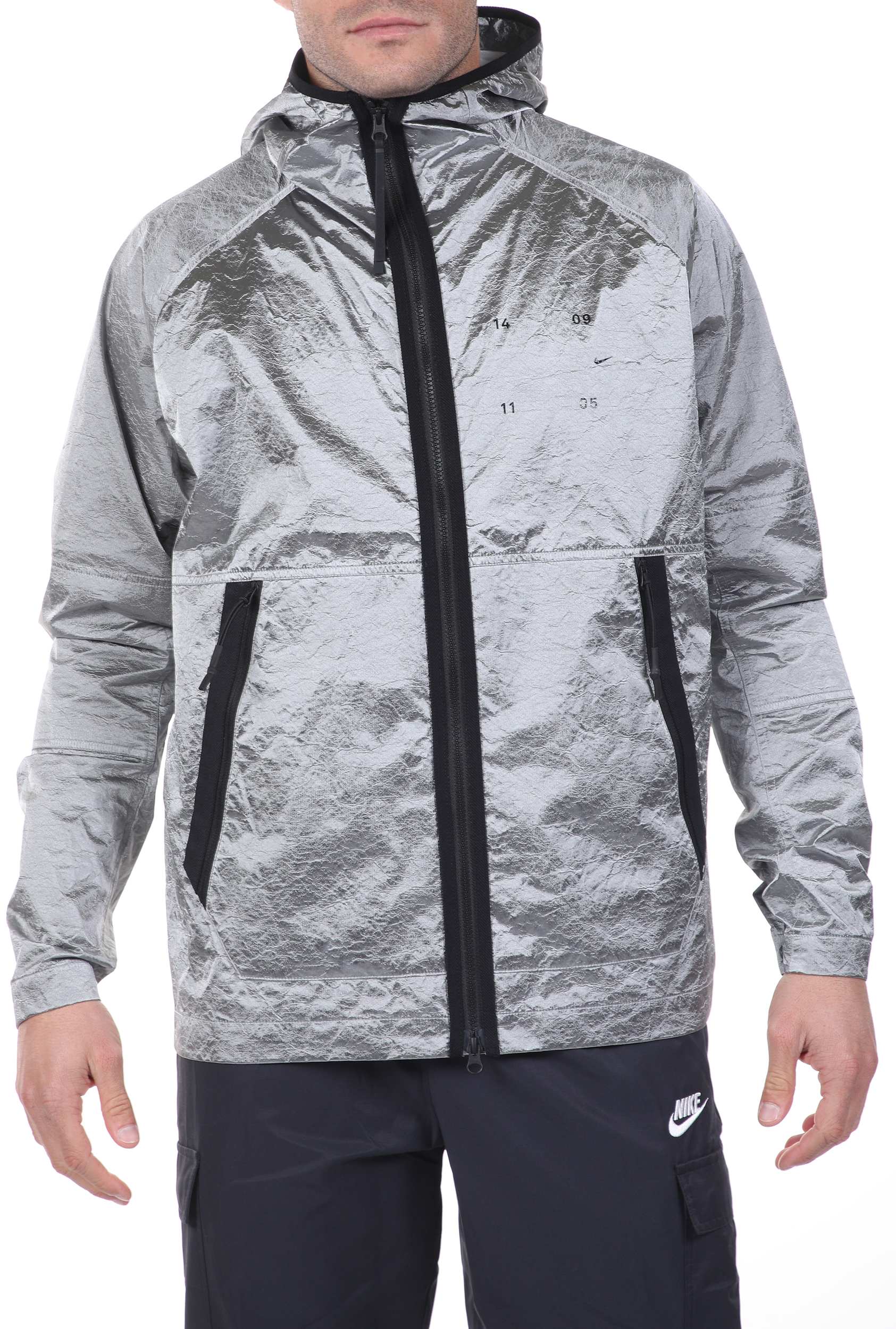 Ανδρικά/Ρούχα/Πανωφόρια/Μπουφάν NIKE - Ανδρικό αντιανεμικό jacket NIKE NSW TCH PCK JKT HD WVN ασημί
