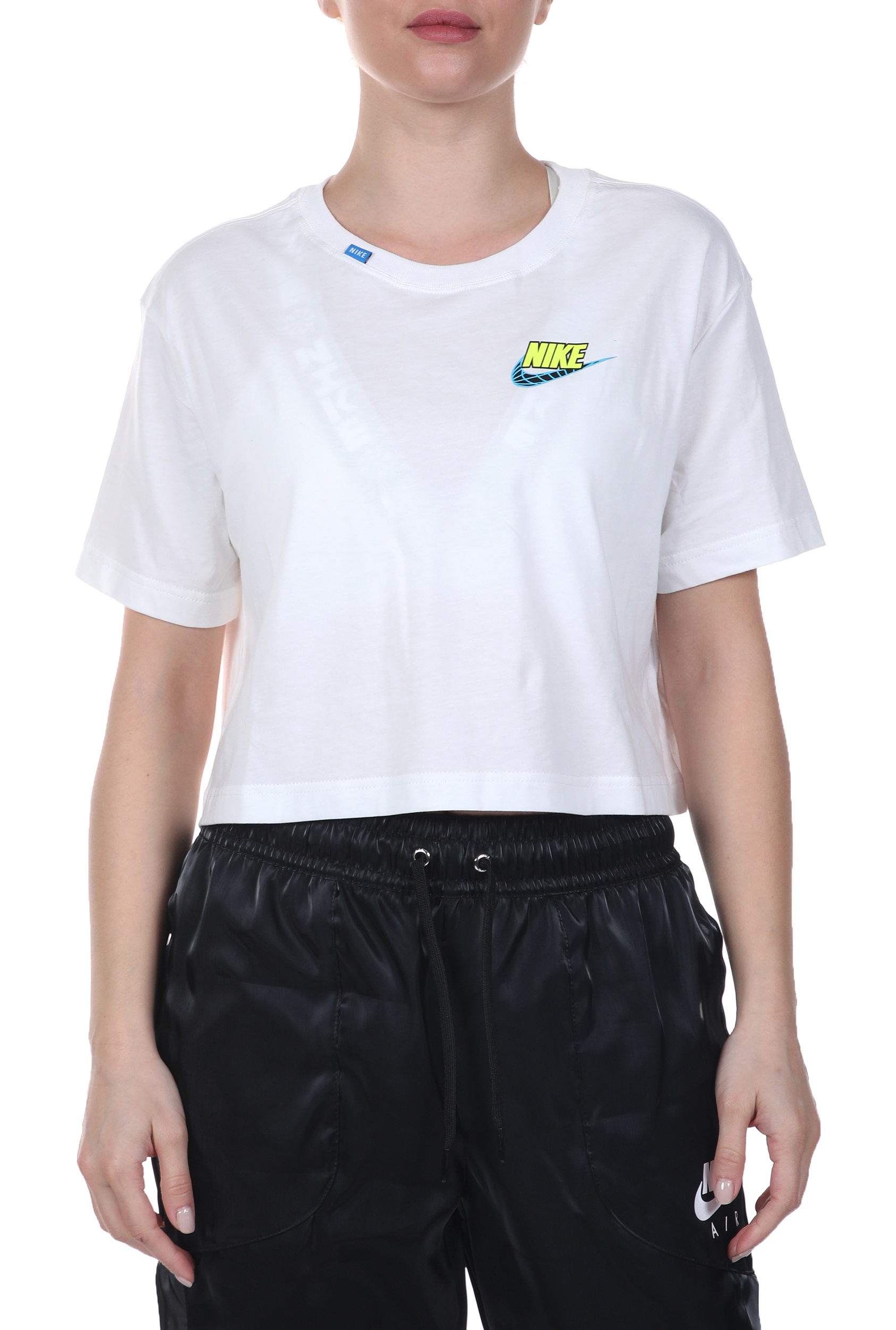 Γυναικεία/Ρούχα/Αθλητικά/T-shirt-Τοπ NIKE - Γυναικείο cropped top NIKE NSW TEE WORLDWIDE 2 CROP λευκό