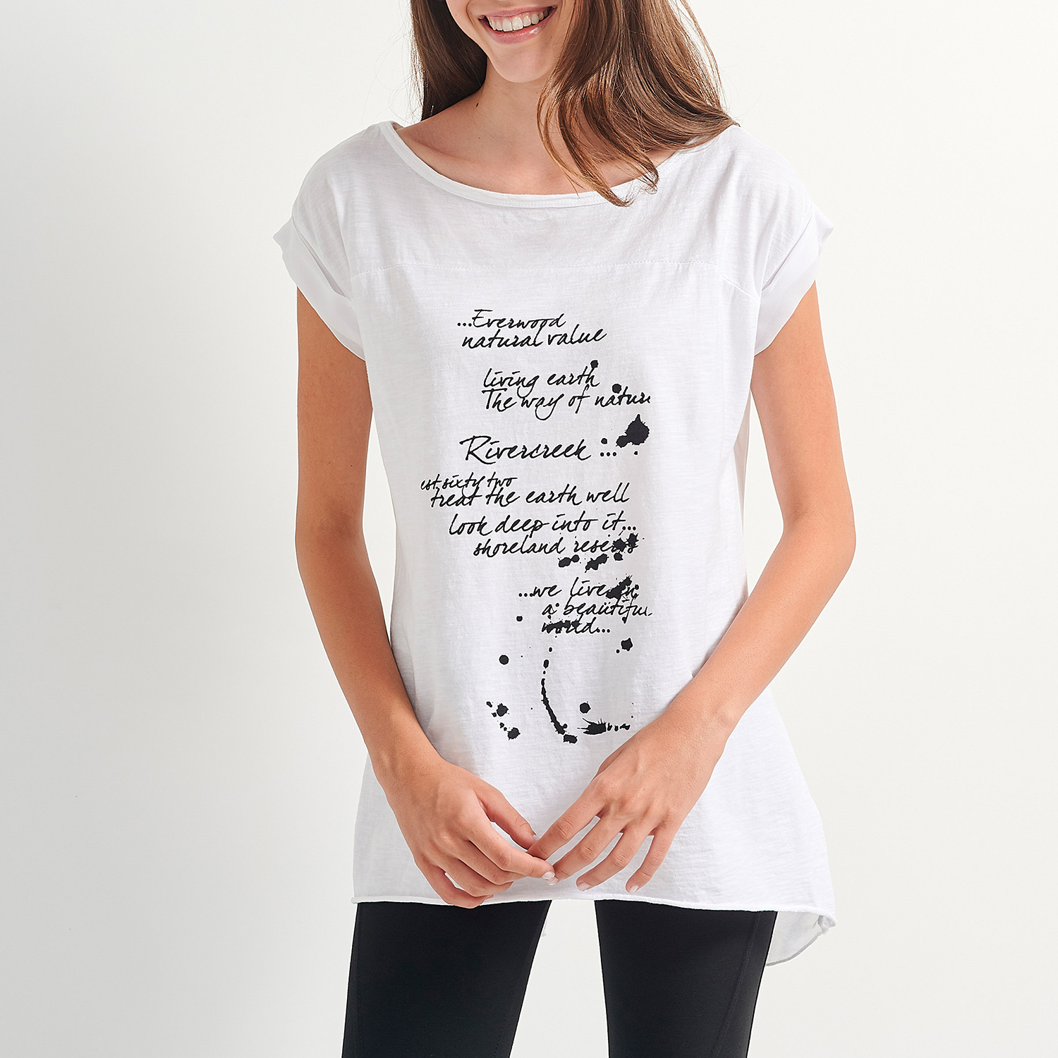 Γυναικεία/Ρούχα/Μπλούζες/Κοντομάνικες ATTRATTIVO - Γυναικεία μακριά μπλούζα ATTRATTIVO λευκή
